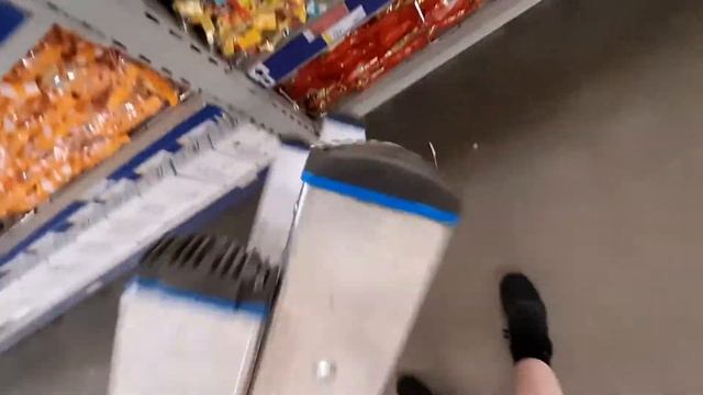 Стремянка убийца в торговом центре metro кэш энд керри. смотреть онлайн