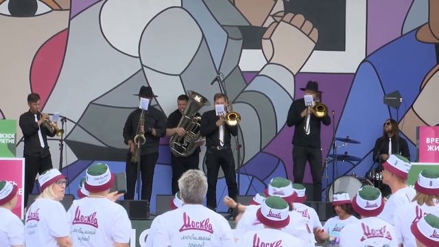 «Зарядка долголетия» | Трансляция из Музеона смотреть онлайн