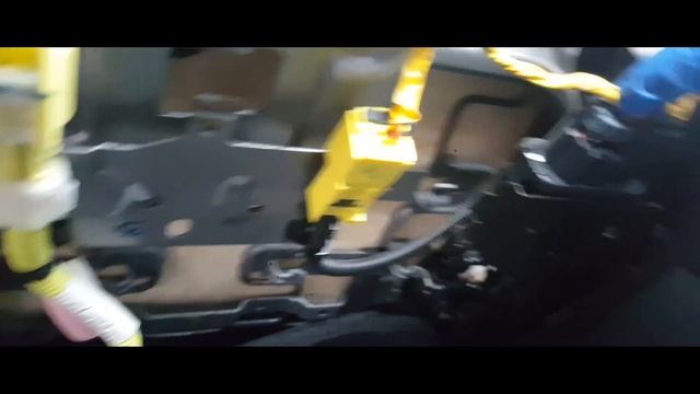 How to: Remove Passenger Side seat from a 2013 Hyundai Sonata смотреть онлайн