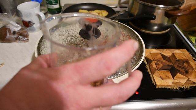 Закуска из куриных лапок. Куриные лапки, жаренные в соевом соусе с чесноком и специями. смотреть онлайн