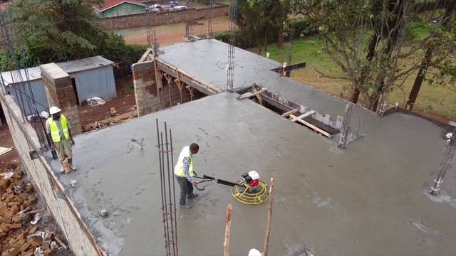 Covering BBF flooring system with a 50mm concrete mixed with sika fibre . смотреть онлайн