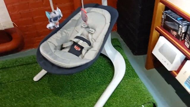 Tiny Love Люлька баунсер - Качаемся и играем смотреть онлайн