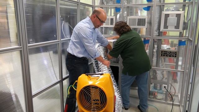 Review Retrotec Power Flow Hood vs Duct Tester смотреть онлайн