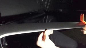 Снятие облицовки тоннеля пола , снятие подстаканников, снятие декоративных накладок панели приборов