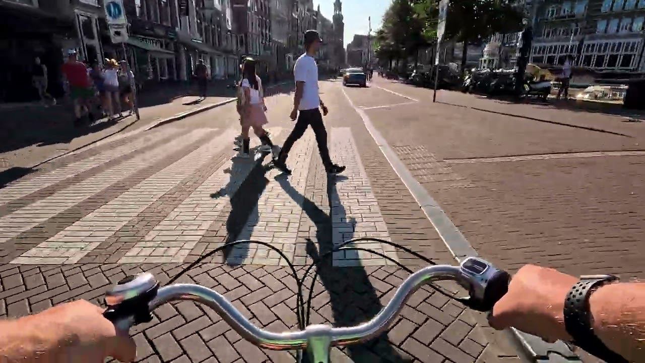 Bike in Amsterdam - 3/5