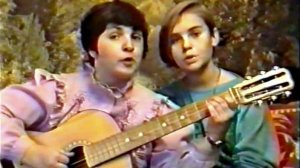 "На далекой Амазонке" (запись 1991 г.). Поют Надежда и Татьяна Вдовкины.