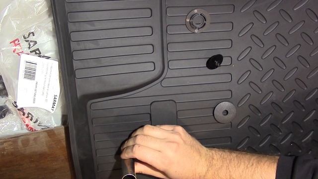 Фиксаторы ковриков для Hyundai (Хендай) смотреть онлайн