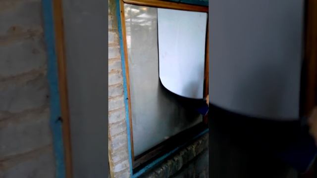 Как в домашних условиях наклеить плёнку на стекло