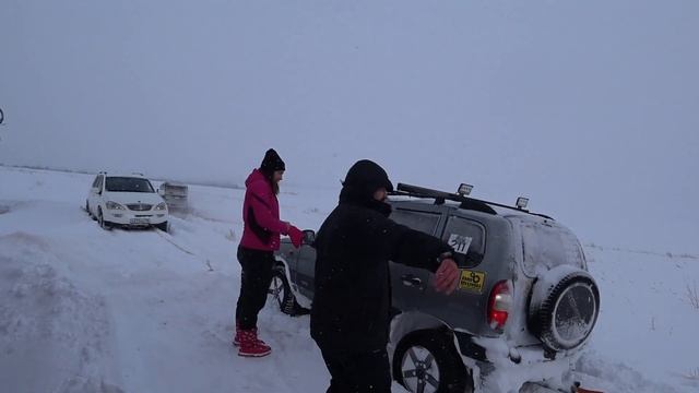 Зимнее бездорожье Haval Н9, Нива, Шнива, УАЗ Хантер, Ssangyong Kyron смотреть онлайн