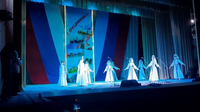 ,,Гляжу в озера синие". ансамбль современного танца ,,Вертикаль" и ,,Штрих". смотреть онлайн