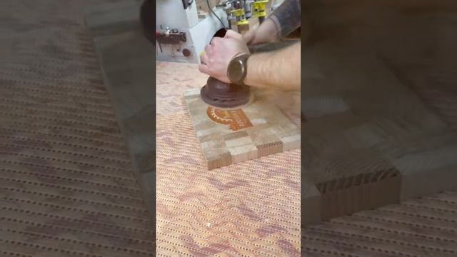 Шлифовка торцевой разделочной доски шлифмашинкой Festool Rotax Ro 150 #youtube #rek #top #ремонт смотреть онлайн