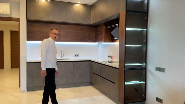 ПРОФИЛЬ GOLA | ШПОН АМЕРИКАНСКОГО ОРЕХА И ПЛАСТИК ПОД БЕТОН смотреть онлайн