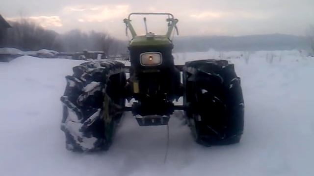 Мотоблок (Зубр) на гусеницах! смотреть онлайн