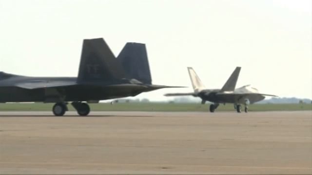 F 22 RAPTOR AS !!! Extremely Powerful F-22 Raptor Shows Its Crazy Ability смотреть онлайн
