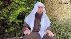 Шевеление пальцем в Ташаххуде || Сирадж Абу Тальха