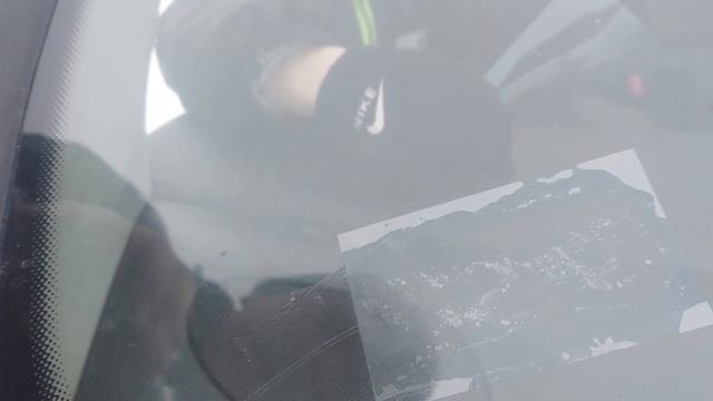 Как заклеить лобовое стекло.