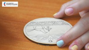 Мастер-класс на тему: "Роспись кулона из дерева в технике мезенская роспись"