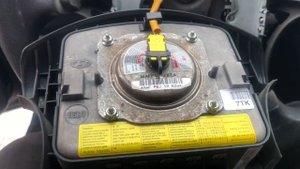 Как снять подушку безопасности руля на автомобиле Hyundai Elantra