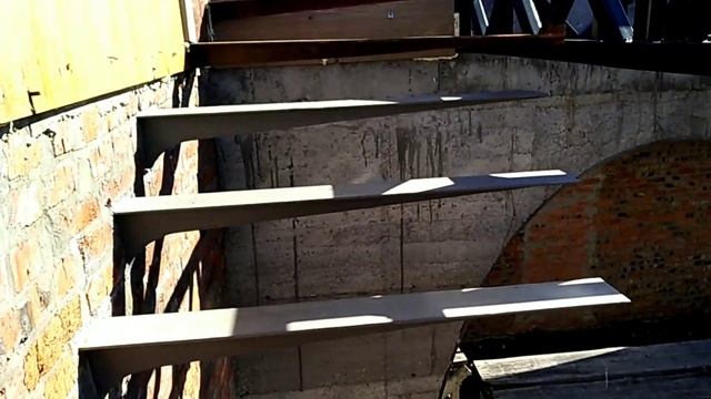 Как сделать консольную лестницу в доме из двутавра своими руками /How to make a cantilever staircas