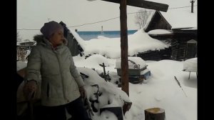 Жизнь без мужа,чистим снег,колим дрова,топим печь.Как работает муж.