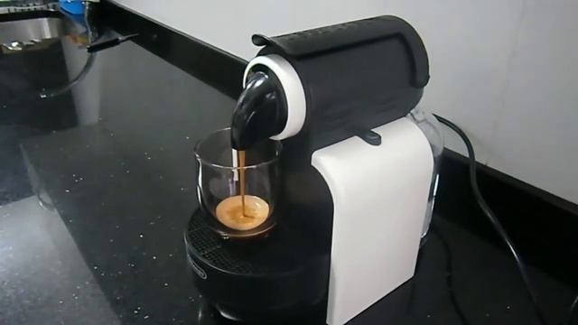 Кофемашина Delonghi Nespresso EN97W + капучинатор смотреть онлайн