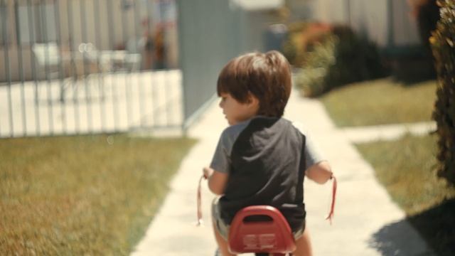 Panasonic S1 + HELIOS 44-2 | Baby Biker [4K] смотреть онлайн
