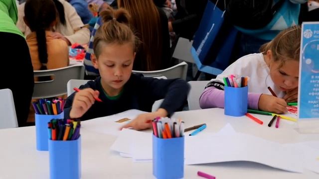 Путешествие в мир флоры и фауны: день экологии прошёл на Московском урбанфоруме в «Лужниках» смотреть онлайн