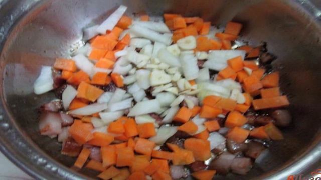 Тушеный картофель на беконе