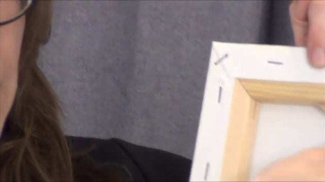 Рубрика "Полезные советы" . Как вставлять колышки в подрамник и для чего они нужны смотреть онлайн