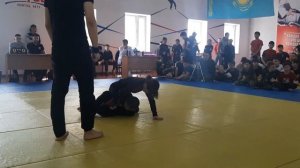 Grappling. Девочка против мальчика.