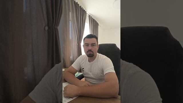 Два варианта классических планировок двухэтажных домов уже во Вконтакте и в Телеграмме.