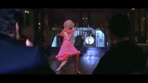 Victor Victoria "Chicago Illinois" clip