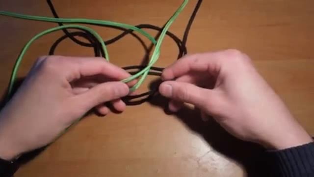 Браслет из паракорда плетение Кобра