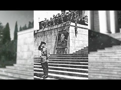 У Зимнего театра 75 лет назад - как отмечали Победу в 1945