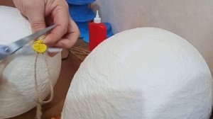 Снеговики из папье-маше