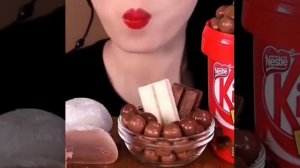 Asmr eating ice cream~Асмр еда мороженое