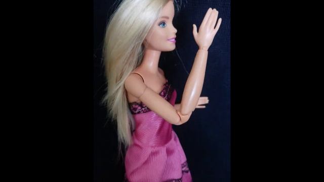 Барби отжигает на дискотеке Куклы танцуют в клубе смотреть онлайн