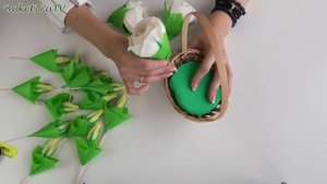 Корзина роз из конфет. Видео мастер-класс Анны Тюмеровой.