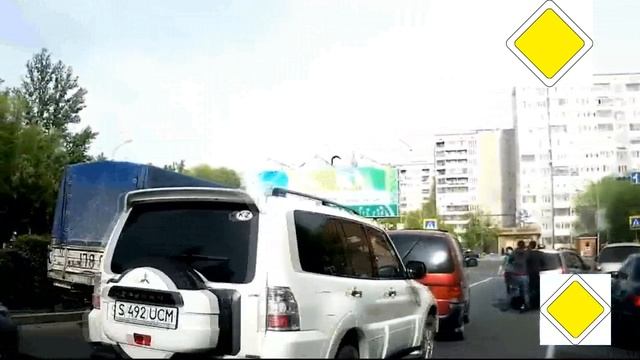 Аварии и Разборки на дорогах Жесть / Car Crash Compilation #62