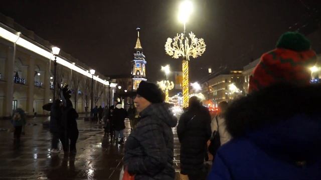 Гостиный двор и Невский проспект украсили к Новому году 2020 смотреть онлайн