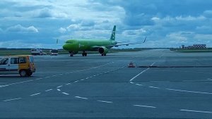 Самолëты в аэропорту Уфа, красивый руслайн.