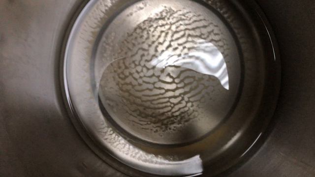 Дистилятор бытовой очистил прозрачную воду из под крана и вот что обнаружилось