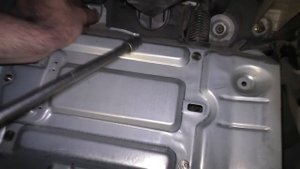 Нет зарядки АКБ. Mazda Familia. Заменили ТРИ генератора. НО Зарядки НЕТ! (#AvtoservisNikitin)