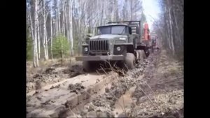 УРАЛ 4320 БЕЗДОРОЖЬЕ СЕВЕРА РОССИИ.