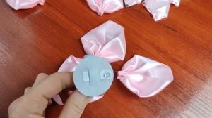Нежнейший бант-цветок из атласных лент МК Наталья Кваша
