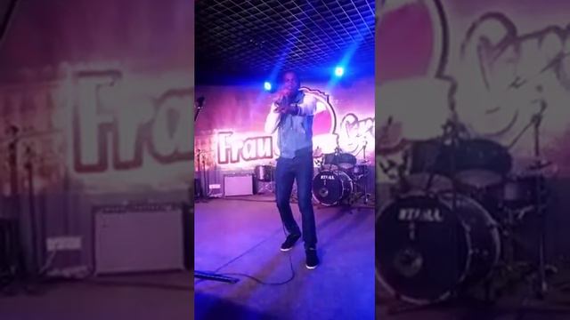 Флавио в Frau Gross смотреть онлайн