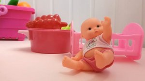 Маленькие ляли готовят нападение паука для маленьких деток