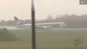 Посадка самолета на брюхо. Жесть!