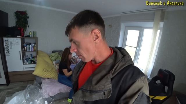 Я ЗАКОНЧИЛ ЗАЛИВАТЬ ОТМОСТКУ ДЕЛАТЬ ОТЛИВЫ КРЫШИ / КУПИЛИ НОВЫЕ ВЕЩИ ДЛЯ АНГЕЛИНЫ / РЕМОНТ КРЫШИ смотреть онлайн