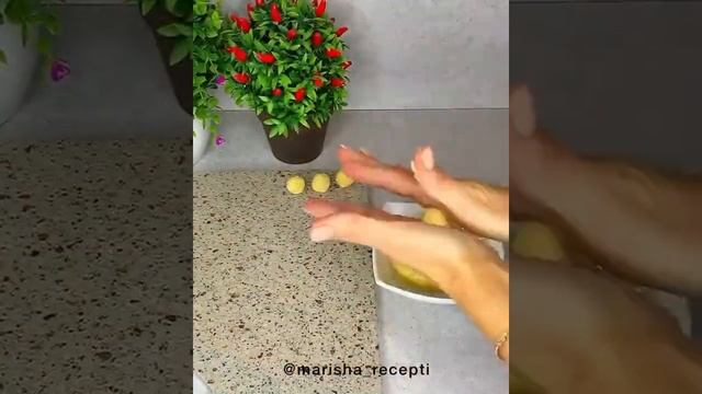 Лёгкий куриный супчик с сырными шариками